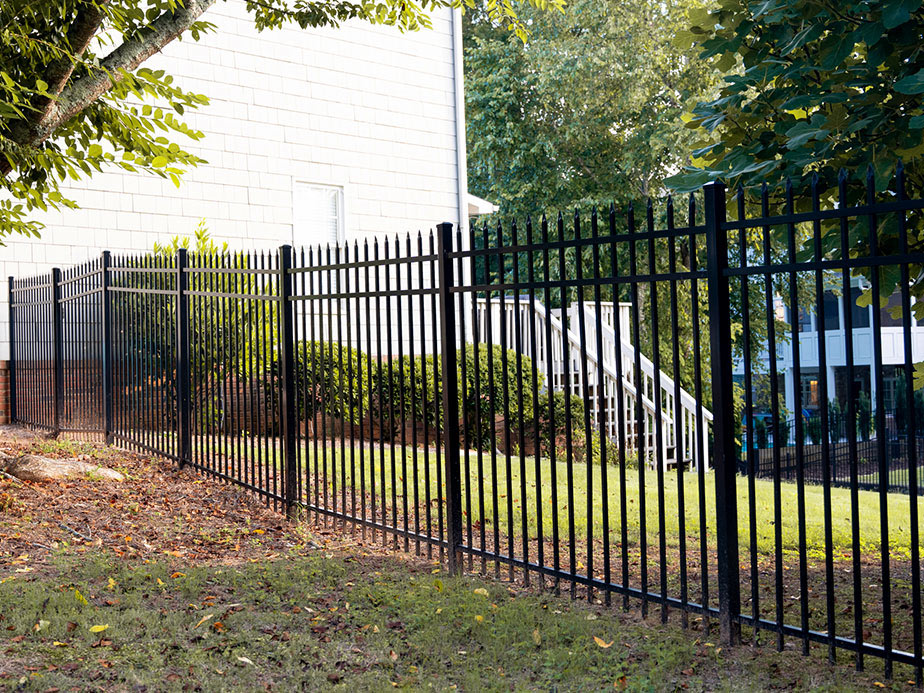 Residential fence contractor in Flat Rock Alabama