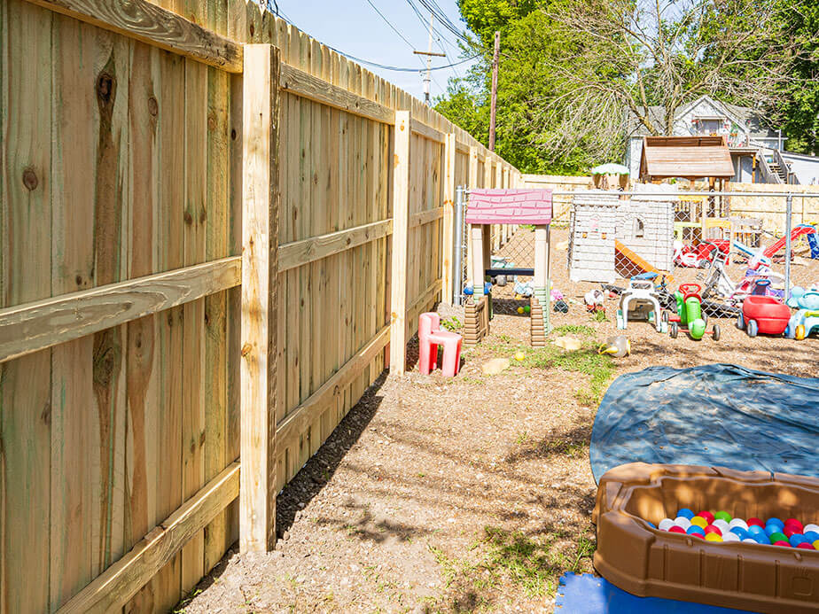 Wood fence contractor in Flat Rock Alabama