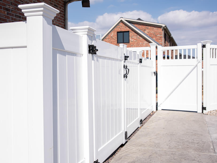 Vinyl fence contractor in Flat Rock Alabama