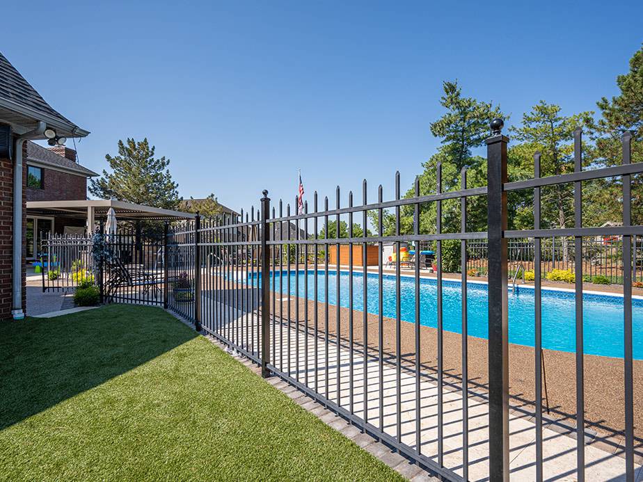 Pool Fence Example in Stevenson Alabama